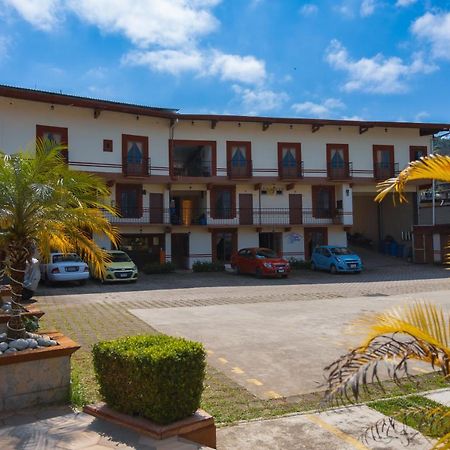 Hotel & Suites Posada Molina Куэцалан-дель-Прогресо Экстерьер фото