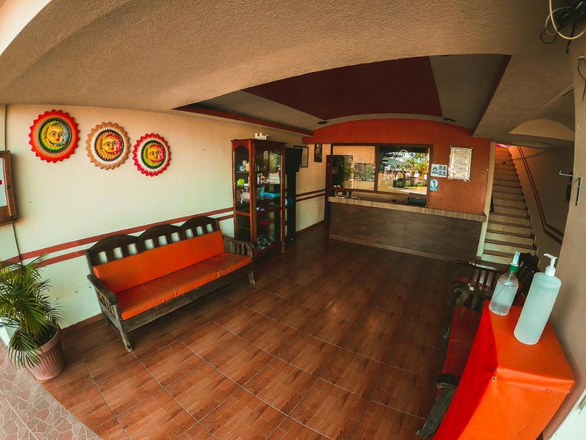 Hotel & Suites Posada Molina Куэцалан-дель-Прогресо Экстерьер фото