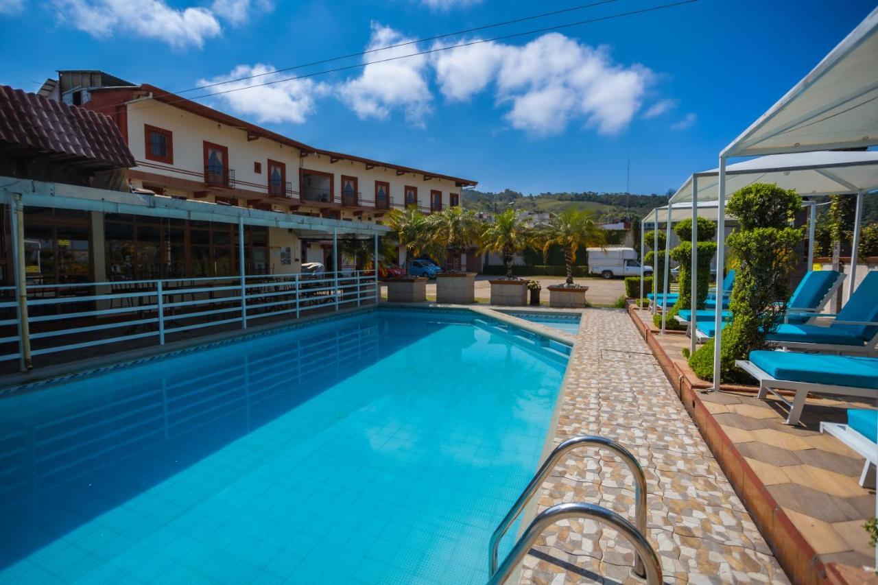 Hotel & Suites Posada Molina Куэцалан-дель-Прогресо Экстерьер фото