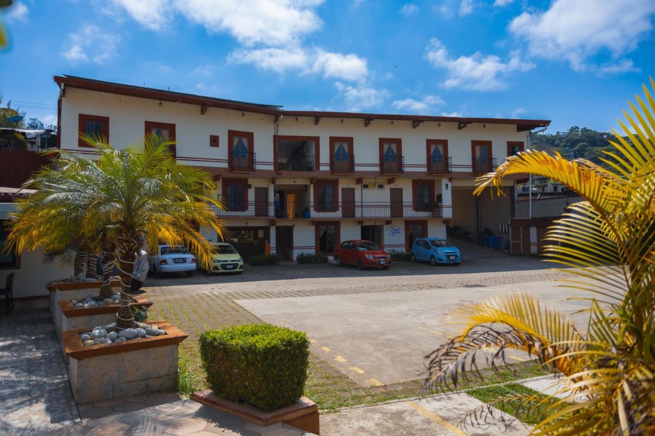 Hotel & Suites Posada Molina Куэцалан-дель-Прогресо Экстерьер фото